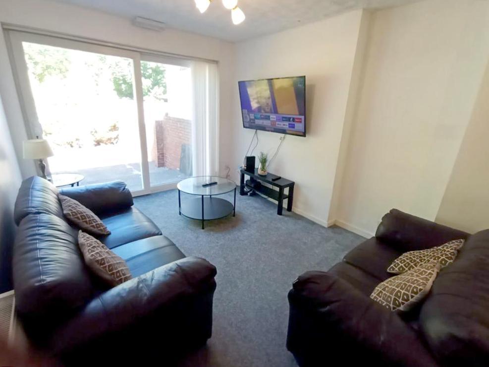 Cozy 4 Bedroom House In Smethwick With 4 Bathrooms Perfect For Contractors And Families Birmingam Exterior foto