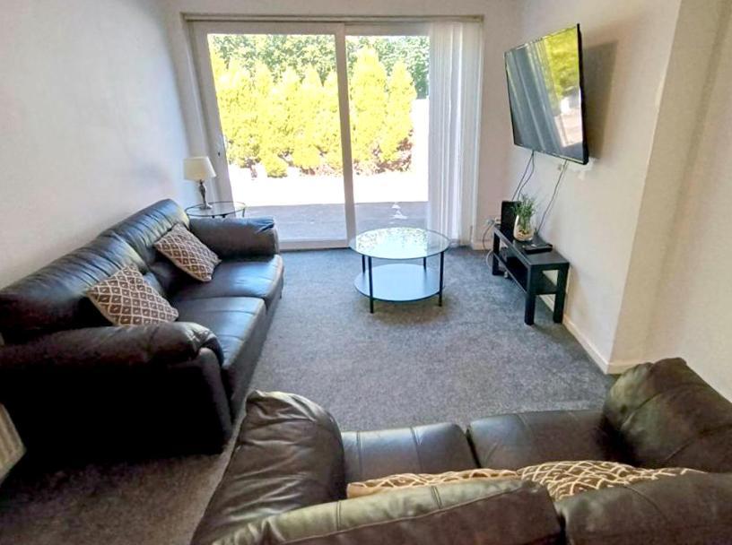 Cozy 4 Bedroom House In Smethwick With 4 Bathrooms Perfect For Contractors And Families Birmingam Exterior foto