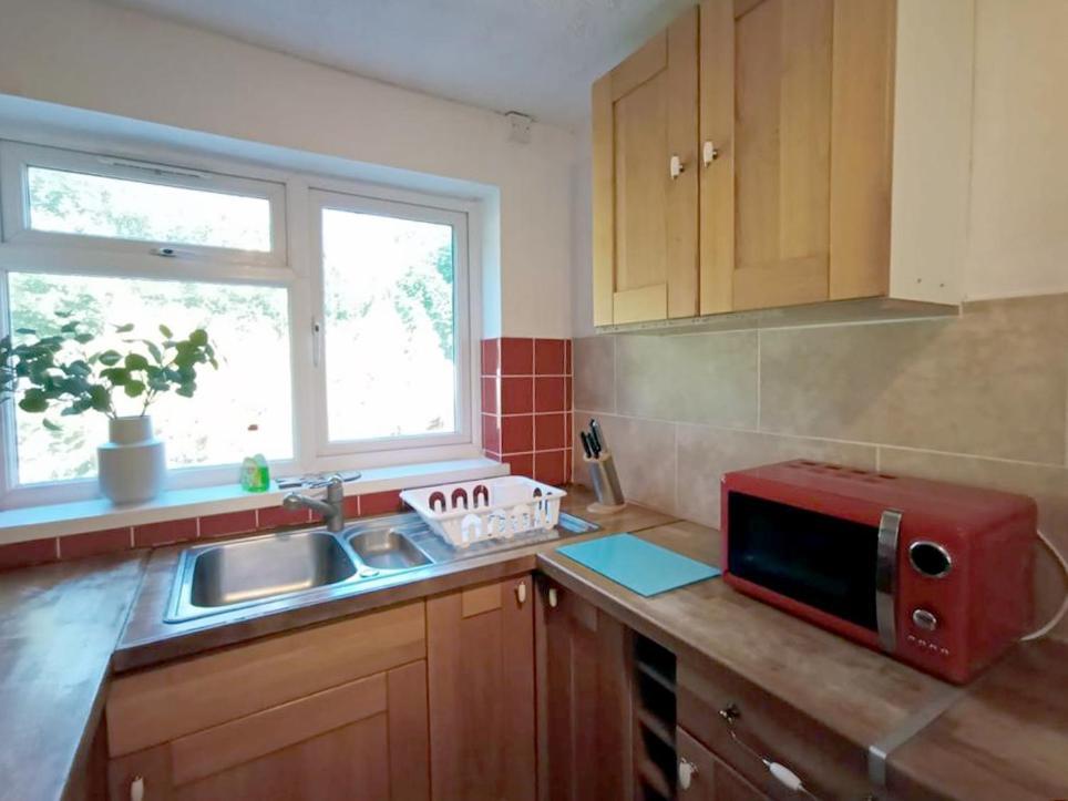 Cozy 4 Bedroom House In Smethwick With 4 Bathrooms Perfect For Contractors And Families Birmingam Exterior foto