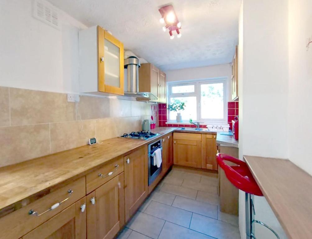 Cozy 4 Bedroom House In Smethwick With 4 Bathrooms Perfect For Contractors And Families Birmingam Exterior foto